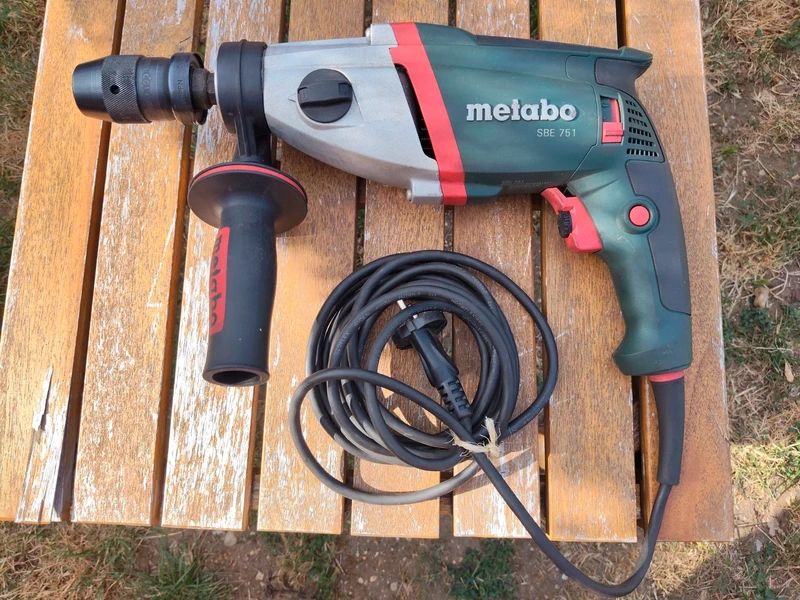 Taladro con cable Metabo SBE751